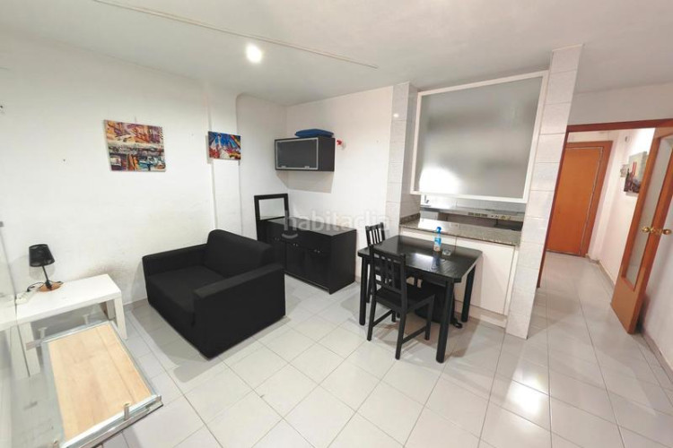 Loft zona de Cementiri Vell. loft con balcón en Cementiri Vell Terrassa