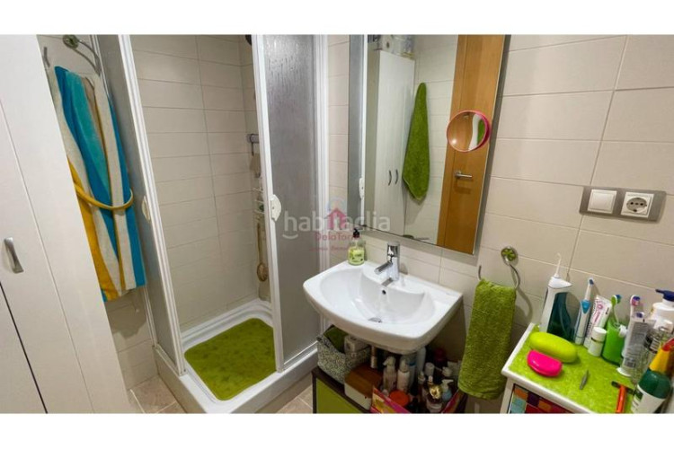 Piso  seminuevo en venta tocando avda. de barcelona de 35m construidos. en Terrassa