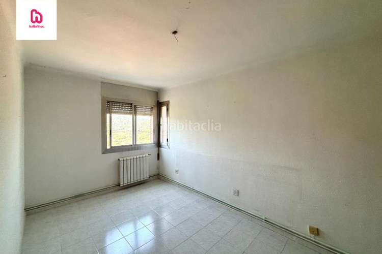 Piso  de 4 habitaciones con lavadero galería y balcón en Terrassa