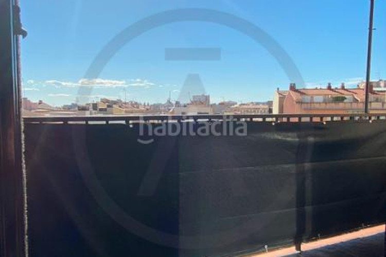 Piso muy amplio y reformado! en San Pere Terrassa