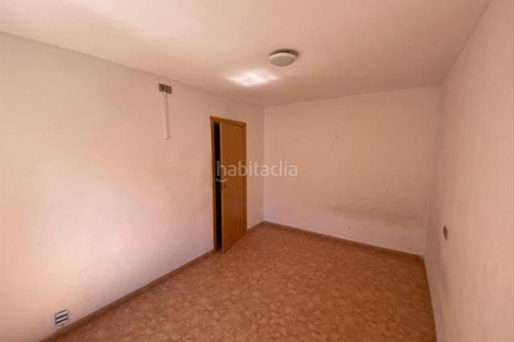 Piso  en calle soler y diffent en La Cogullada Terrassa