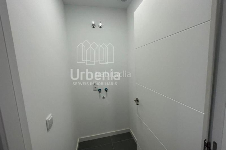 Dúplex duplex tercera planta, 4 habitaciones y con terrazas en Terrassa