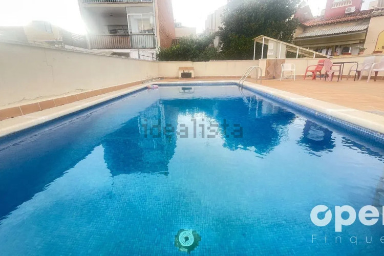 Piso en plaza del Mestre Serrat