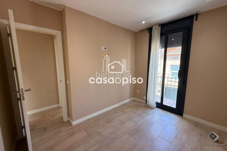 Casa adosada  en ca naurell, 3 dormitorios y 2 baños. buen estado, orientada al sur. perfecta para disfrutar de un hogar acogedor. en Terrassa