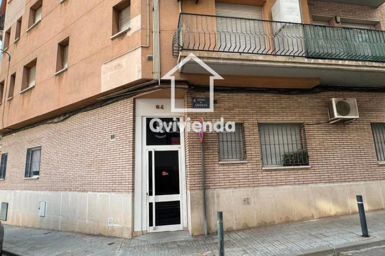 Piso  en planta baja de 3 habitaciones, todo exterior, La Cogullada en Terrassa