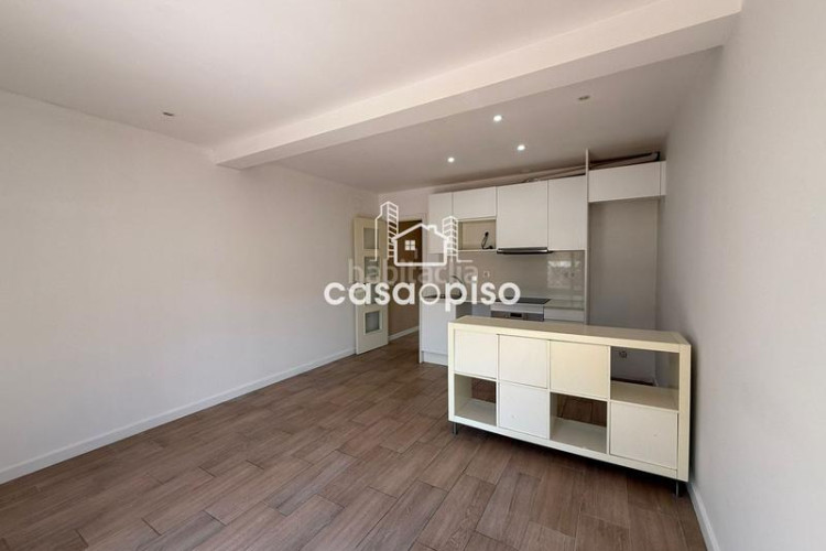Casa adosada  en ca naurell, 3 dormitorios y 2 baños. buen estado, orientada al sur. perfecta para disfrutar de un hogar acogedor. en Terrassa