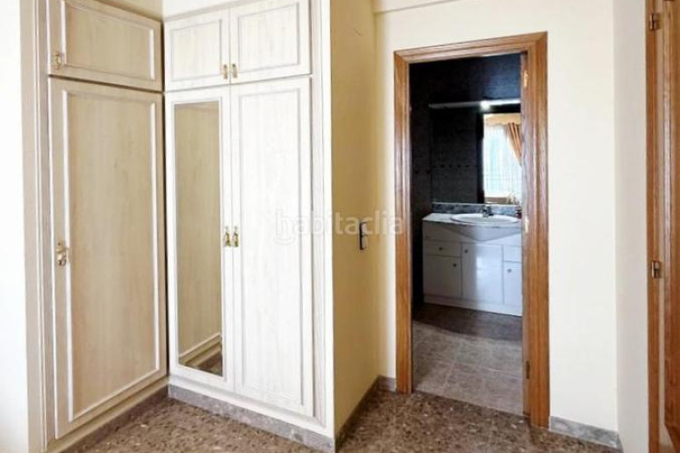 Dúplex  140 m2 de 4 hab mas estudio con 2 terrazas y parking en la plaça lluis companys en Terrassa