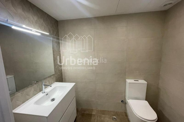 Dúplex duplex tercera planta, 4 habitaciones y con terrazas en Terrassa