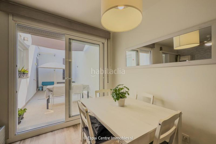Casa adosada en exclusiva casa adosada reformada con terraza 15 m terraza solarium de 10 m en Can Palet lista para entrar a vivir en Terrassa