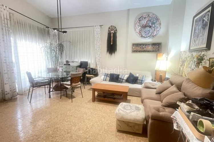Piso zona de sant pere. piso de 3habs. + 2lav. + balcón + trastero + piscina comunitaria en Terrassa