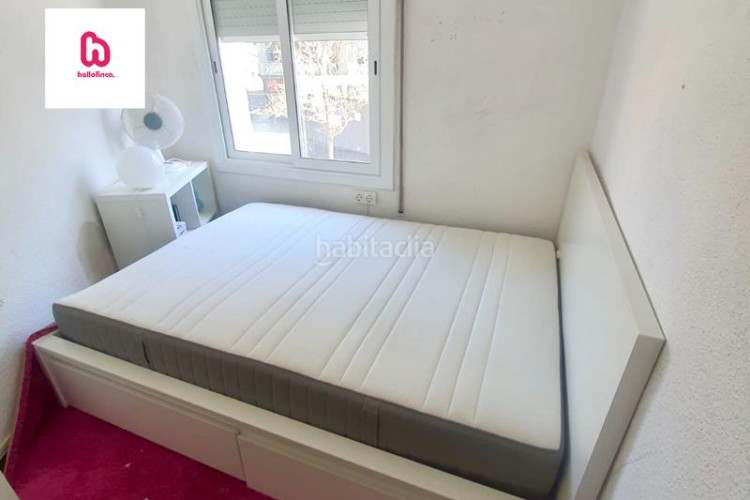 Piso  de 3 habitaciones para entrar a vivir con balcón y ascensor en Terrassa