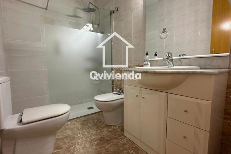 Piso  en planta baja de 3 habitaciones, todo exterior, La Cogullada en Terrassa