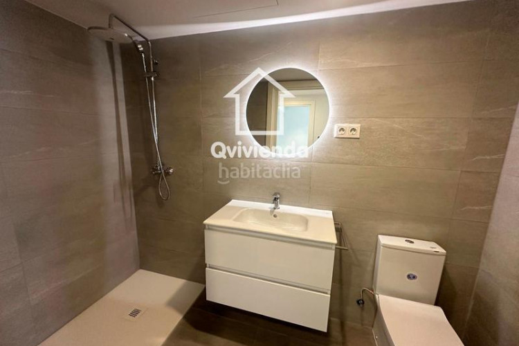 Piso  de 3 habitaciones con balcón en rbla francesc macià en Terrassa