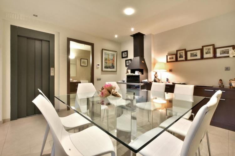 Carrer de la Poetessa Caparu00E0, Sant Pere Nord