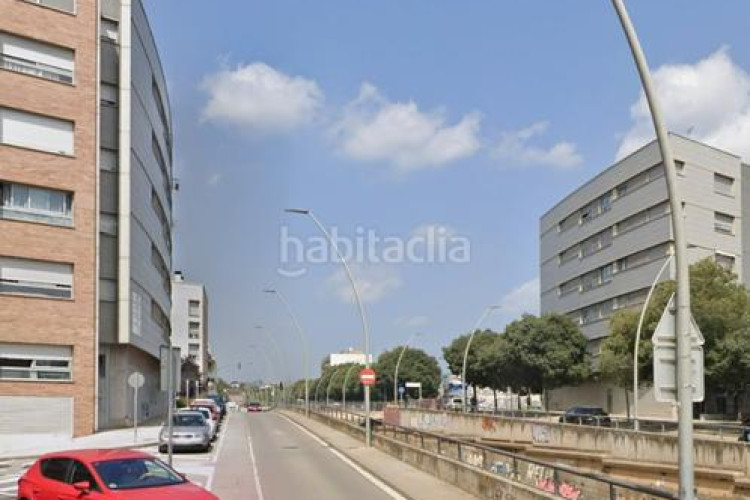 Piso  seminuevo con ascensor, en Roc Blanc Terrassa