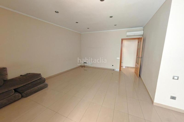 Casa  ideal para dos familias con gran patio y terraza en la gripia en Terrassa