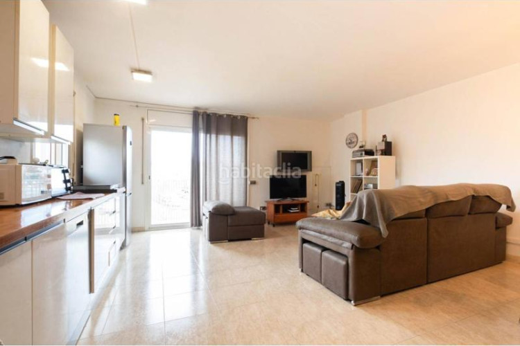 Piso pis local de inverssió habilitat com a vivenda a . en Terrassa