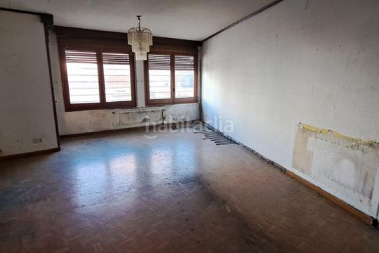 Casa  a reformar en zona les escoles en Plaça Catalunya - Escola Industrial Terrassa