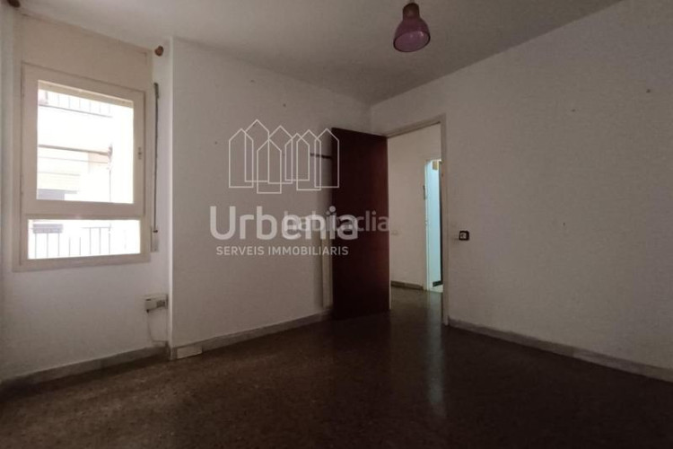 Piso gran piso, 4 habitaciones, genial ubicación en Terrassa
