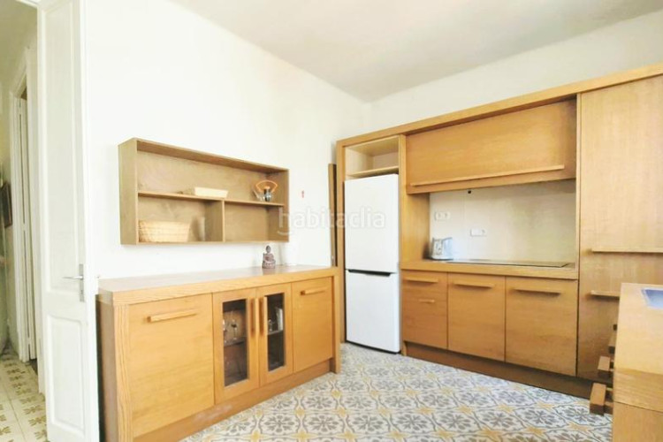 Casa de 190 m2 amb pati a la plaça del progres en Terrassa