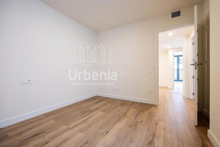 Dúplex luminosos dúplex con terraza con buenas vistas de 3 y 4 dormitorios en Terrassa