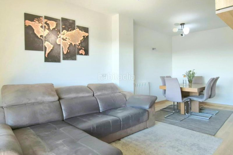 Piso edifici residencial blau cel de 3 hab con terraza 12 m2 sur 2 piscinas, gimnasio, conserjeria y mas en Terrassa