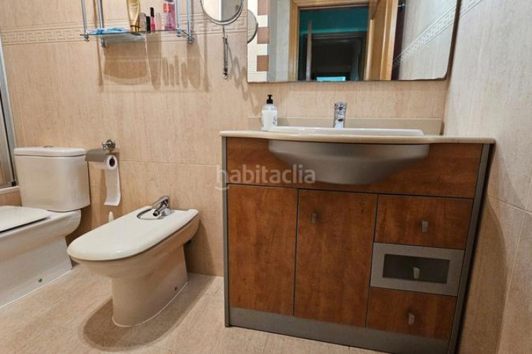 Planta baja en carrer de ricardo caro 31 exclusiva vivienda seminueva con parquing en Terrassa