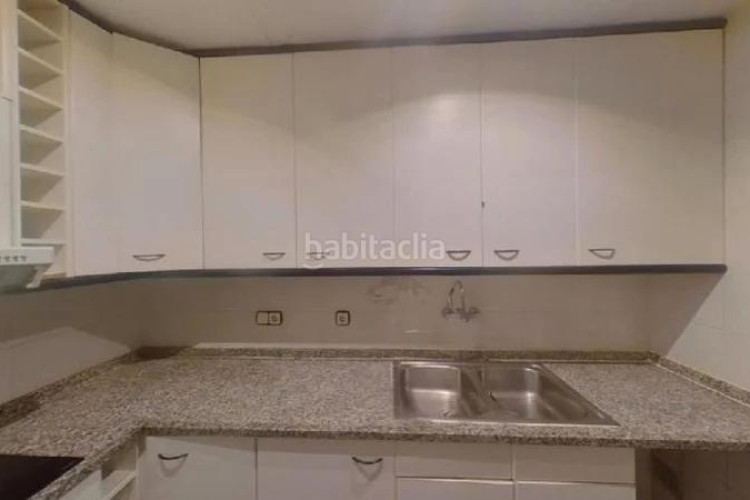Piso (barcelona). "okupado" (no se puede visitar ni hipotecar). en Terrassa