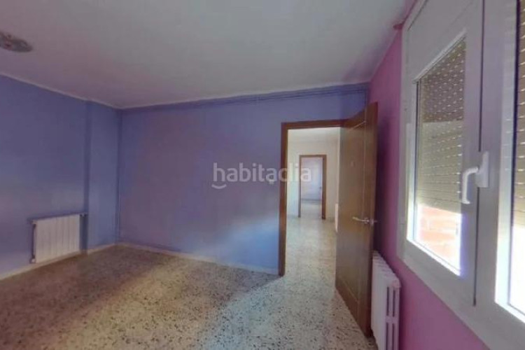 Piso (barcelona). "okupado" (no se puede visitar ni hipotecar). en Terrassa