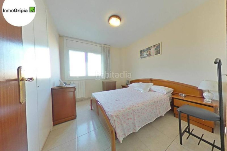 Casa adosada  en venta en les arenescan montllorla grípia08227 en Terrassa