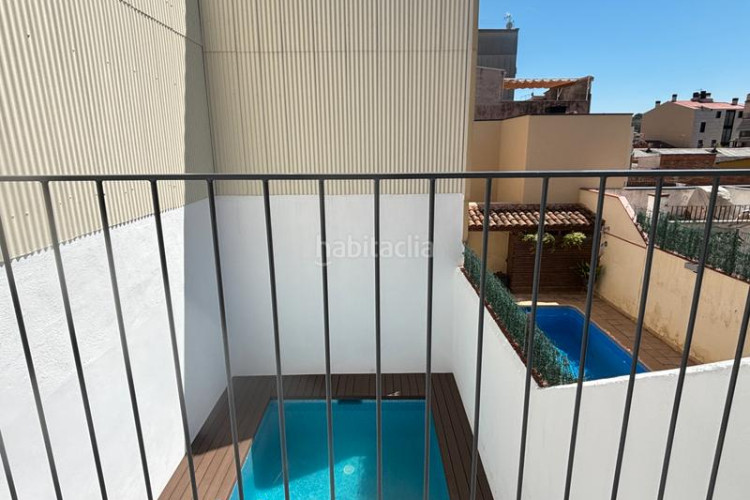 Casa en carrer de las navas de tolosa 87 exclusiva casa a estrenar con piscina privada en Terrassa