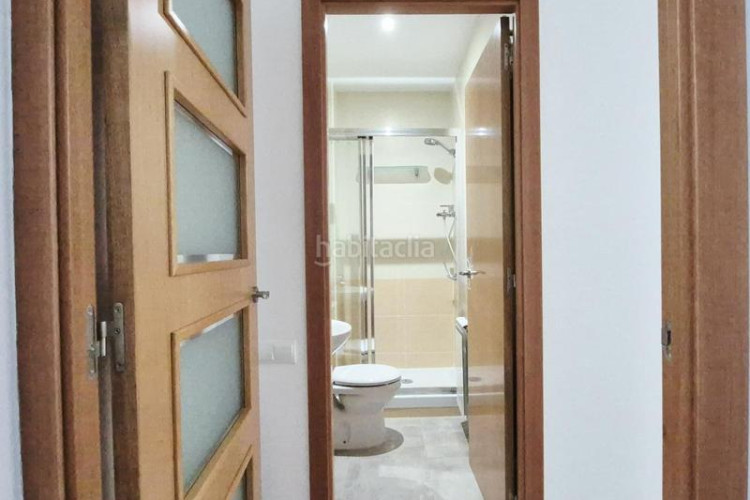 Planta baja  seminueva de 3 hab con patio de 60 m2 sur en rambla francesc macia en Terrassa
