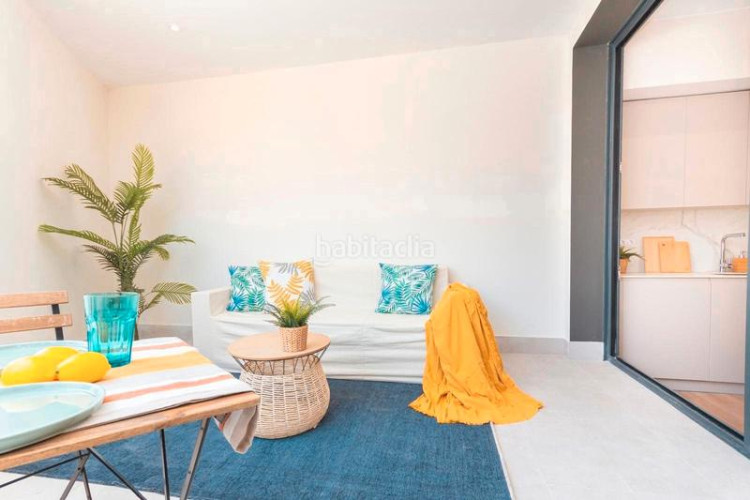 Piso precioso piso en inmejorable ubicación: vivienda esquinera con mucha luz: salón-comedor-cocina, 3 habitaciones, 2 baños, terraza.. en Terrassa