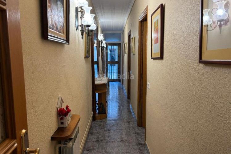 Casa adosada zona de Can Palet. casa adosada de 3hab. + 1lav. + patio + terraza en Terrassa
