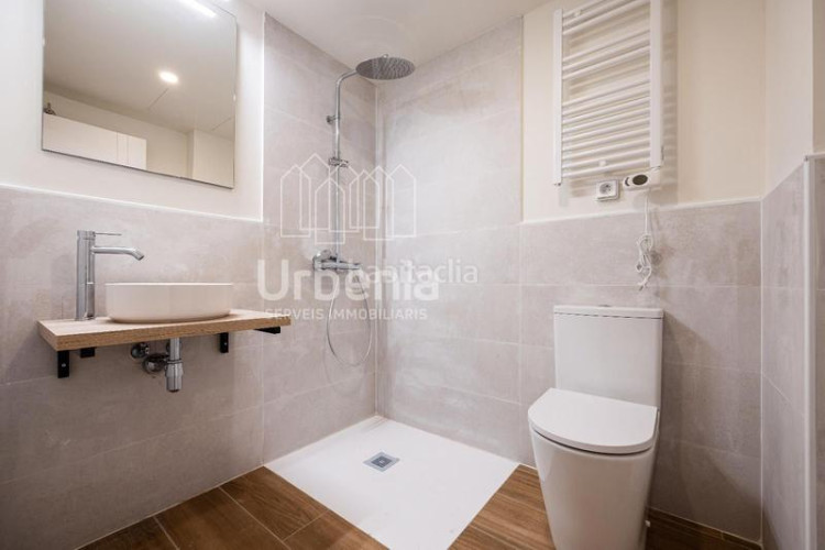 Dúplex luminosos dúplex con terraza con buenas vistas de 3 y 4 dormitorios en Terrassa