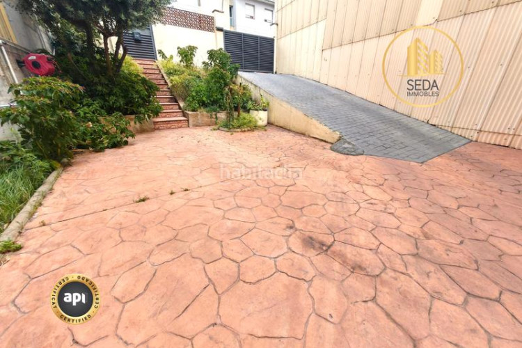 Casa dos viviendas independientes en una sola casa en la gripia – les arenes en Terrassa