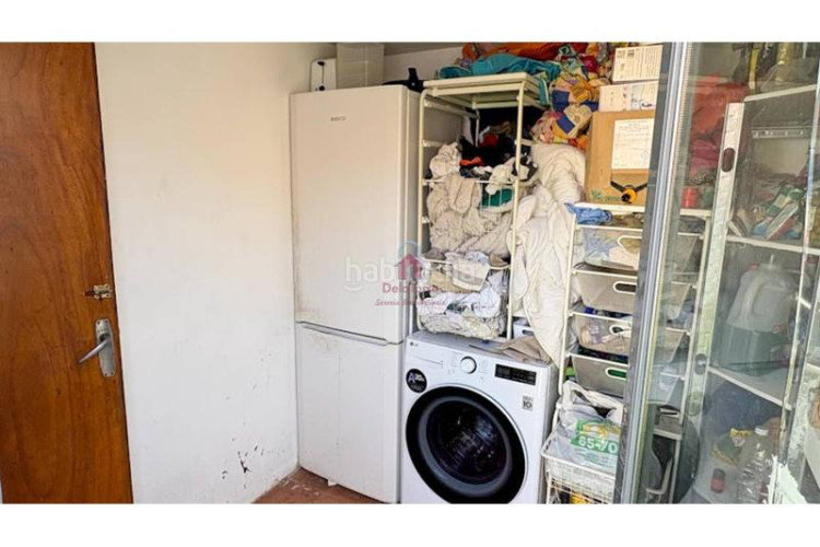 Casa pareada casa en en venta ca naurell de 210m construidos con salida a patio, dos terrazas y garaje. en Terrassa