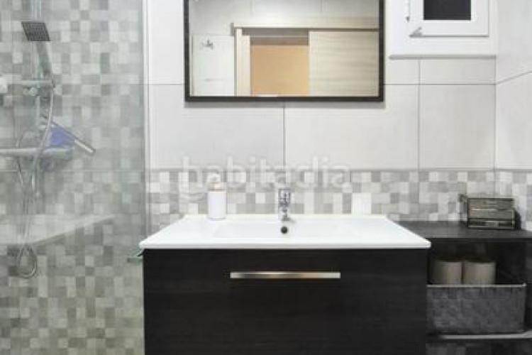 Planta baja  reformada totalmente de 3 hab en Terrassa