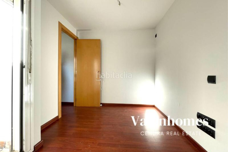 Piso precioso y amplio piso en calle topete. en Barri del Centre Terrassa