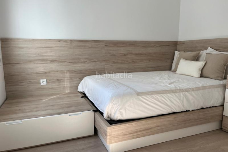 Piso en carrer de topete 52 precioso piso muy luminoso en inmejorable ubicación: consta de un salón-comedor, cocina, 3 habitaciones, baño, aseo, balcón y tra. en Terrassa