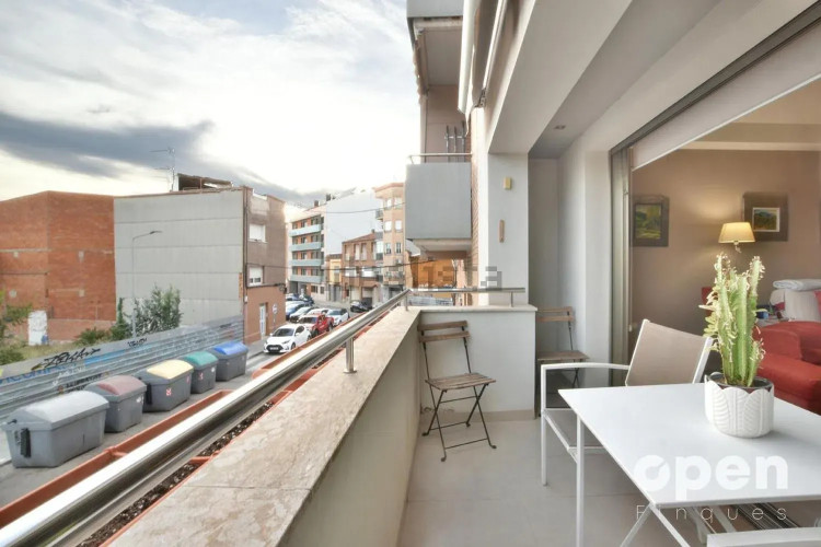 Chalet adosado en calle de la Poetessa Caparà