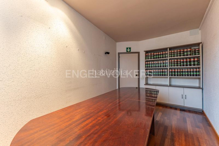 Apartamento gran oportunidad para crear tu hogar en el centro 131m2 en Terrassa