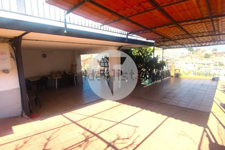 Casa independiente en calle del Camerun