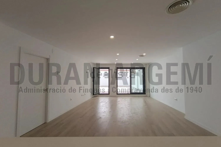 Piso en calle Transversal, 181