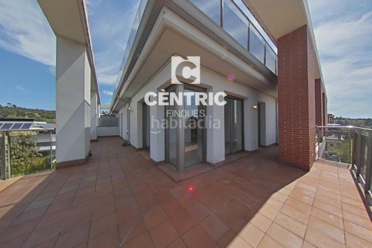 Dúplex piso luminoso con 3 habitaciones gran oportunidad de inversión! en Terrassa