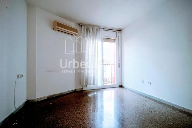 Piso gran piso, 4 habitaciones, genial ubicación en Terrassa