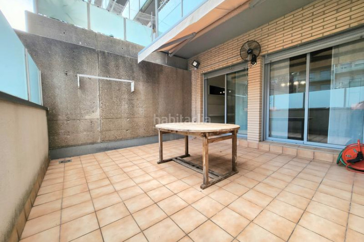 Piso terraza a pie de comedor en Les Arenes - La Grípia - Can Montllor Terrassa
