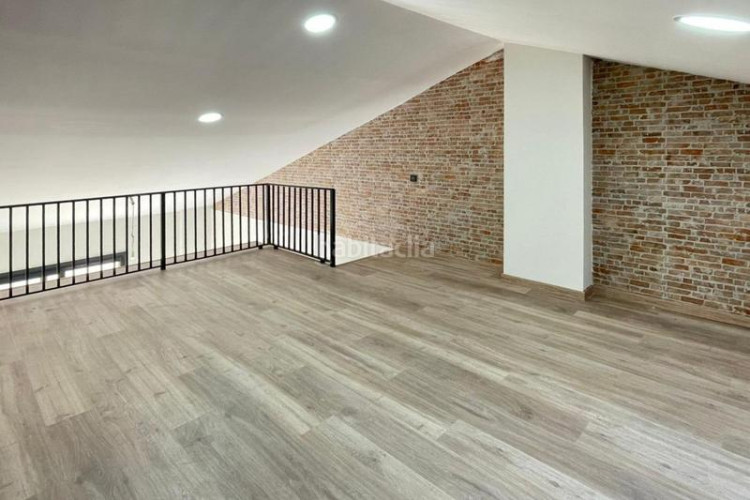 Dúplex  nuevo con terraza y buhardilla en ca naurell en Terrassa