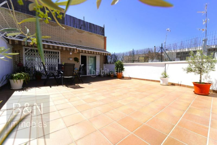 Dúplex espectacular terraza, garaje privado capacidad para 4 coches, vivienda amplia y luminosa! en Terrassa