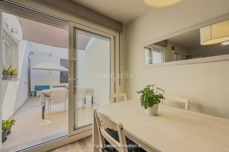 Casa adosada en exclusiva casa adosada reformada con terraza 15 m terraza solarium de 10 m en Can Palet lista para entrar a vivir en Terrassa